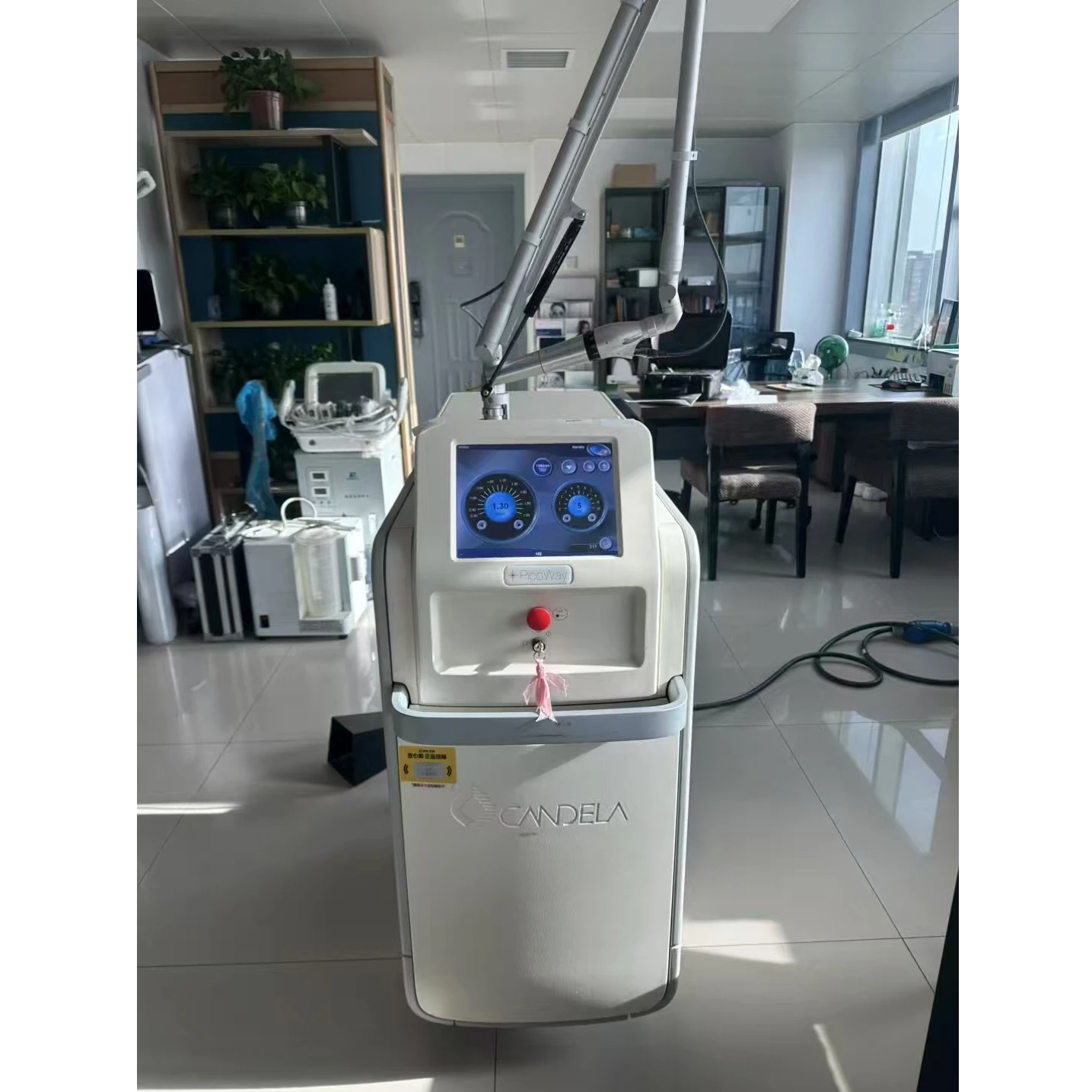 Candela PicoWay Tattoo Removal Laser - Refurbished 2021 - Detail View